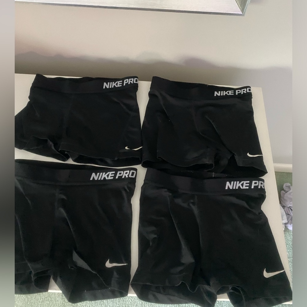 Womens Black Nike Pros (Size S)